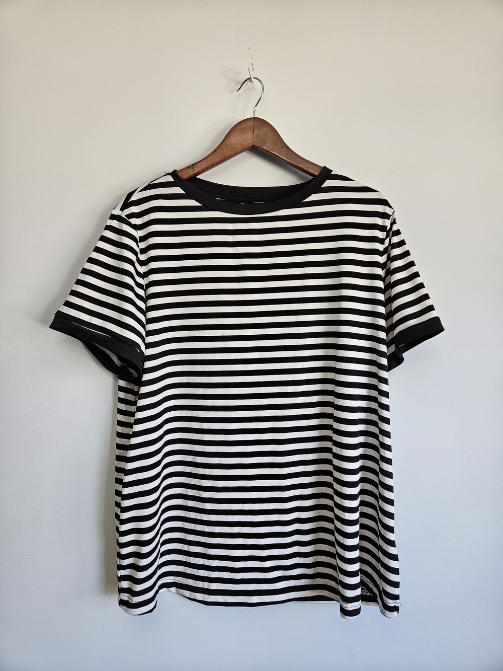 SHEIN Black & White Striped Short Sleeve Tee